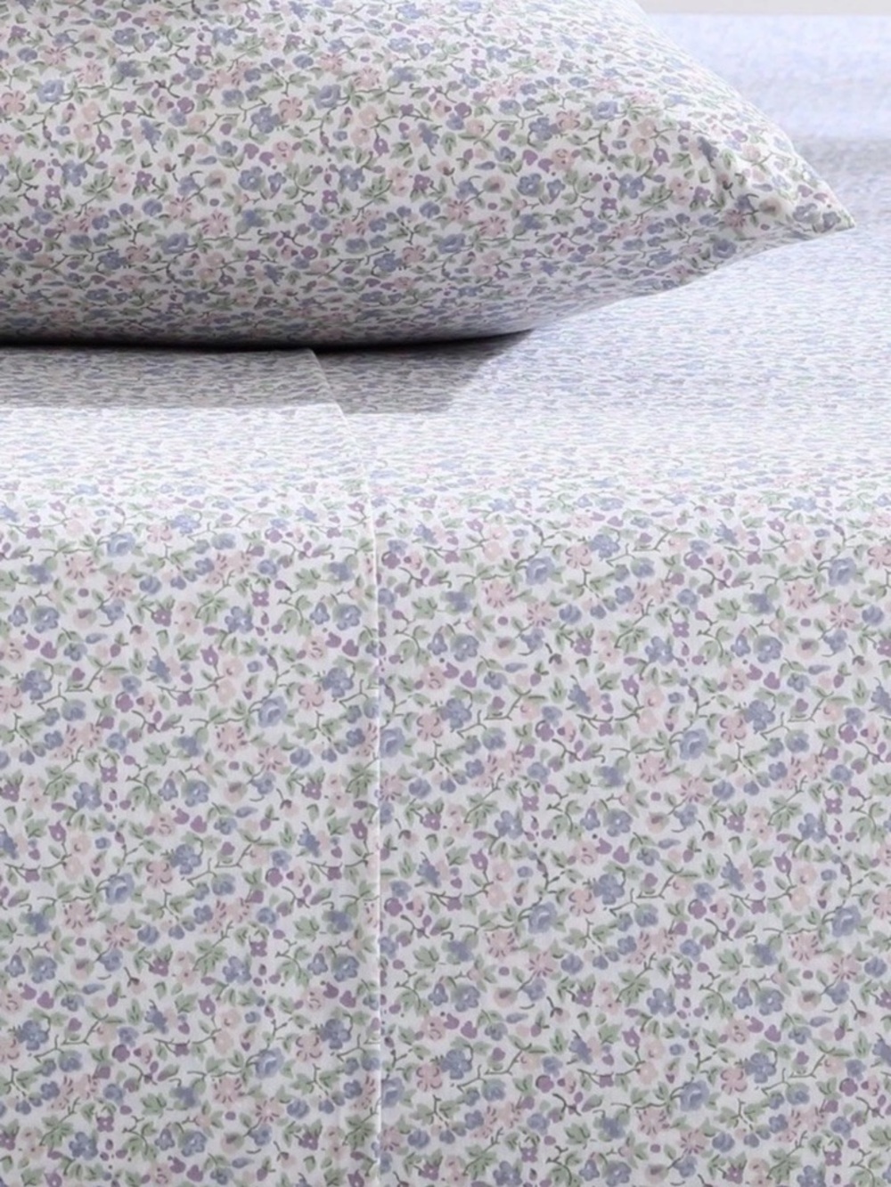 Laura Ashley TWIN Emogene ~ 3 Pc Sheet Set ~ 100% Cotton Percale ~ Purple Floral - Picture 8 of 14